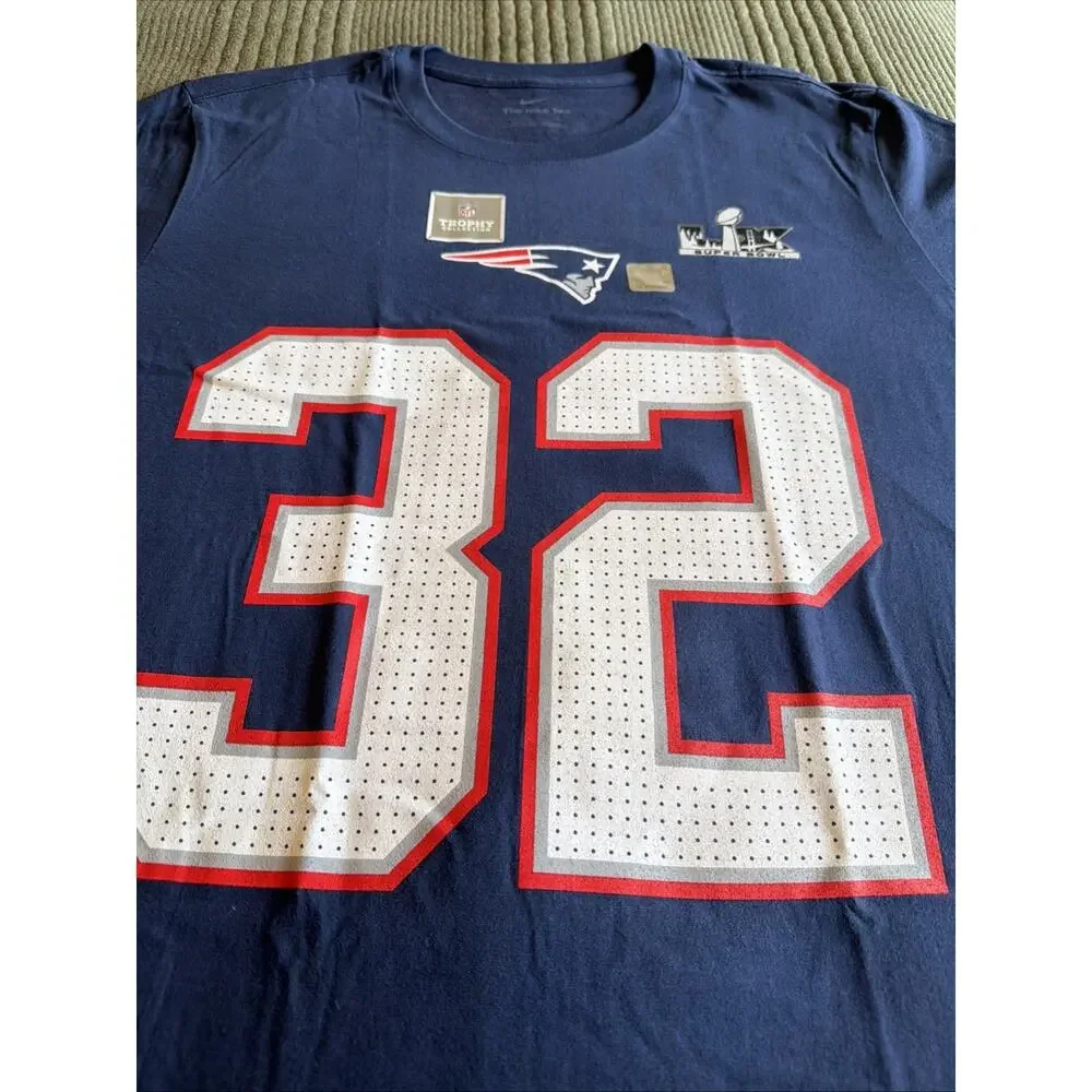 Nike T-Shirt, New England Patriots Size Large Henderson #32